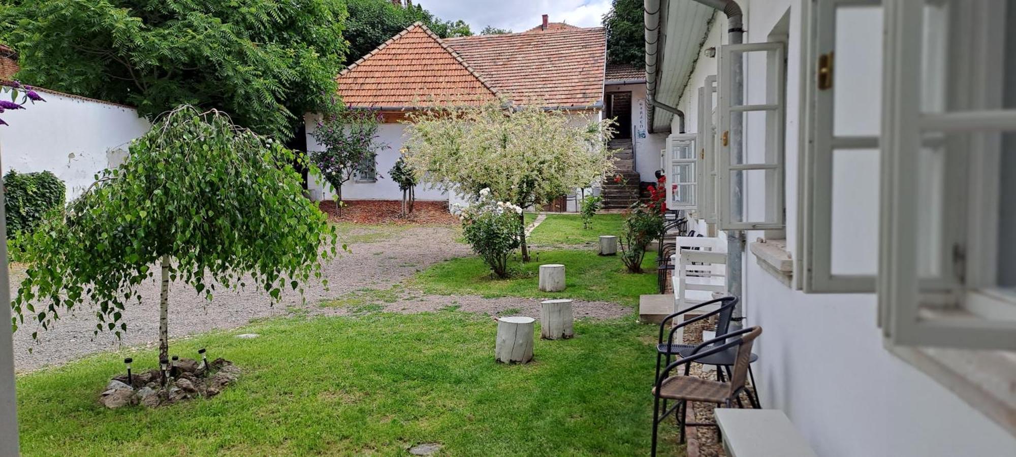 Plitzner Belvárosi Apartmanház Eger Exterior foto