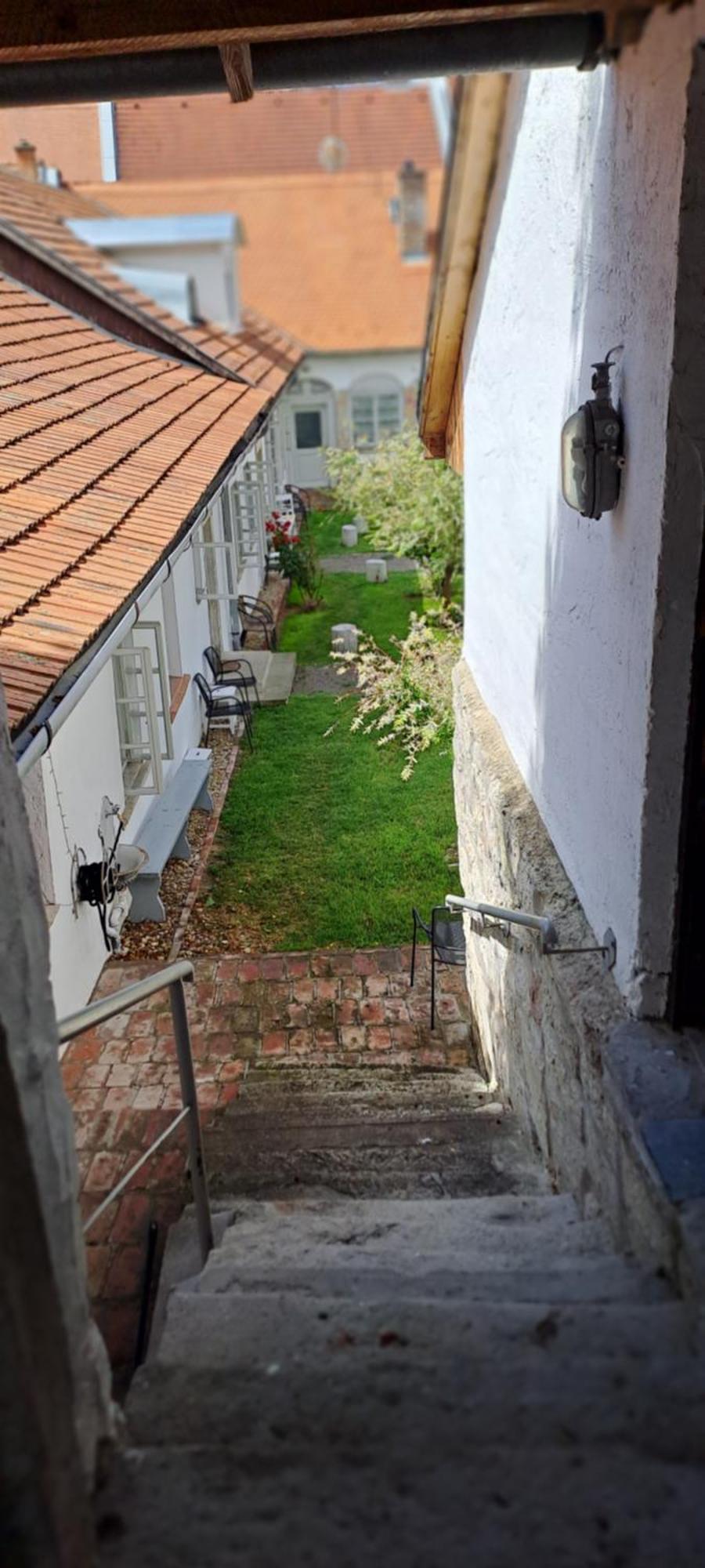 Plitzner Belvárosi Apartmanház Eger Exterior foto