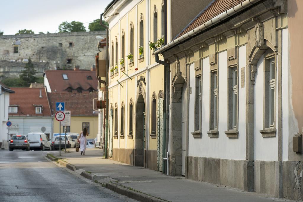 Plitzner Belvárosi Apartmanház Eger Exterior foto